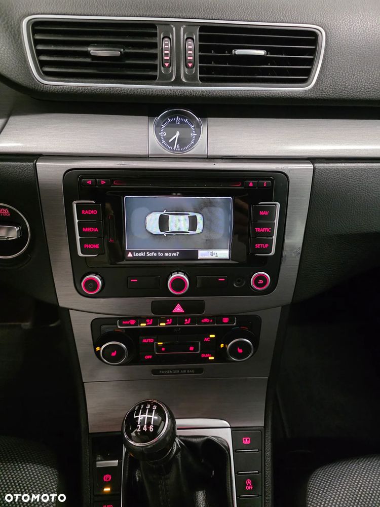 Volkswagen Passat 1.4 TSI BlueMotion Technology Comfortline - 11