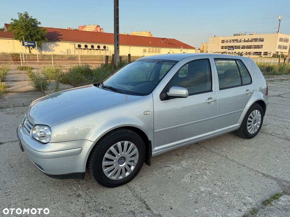 Volkswagen Golf 1.6 Highline - 1