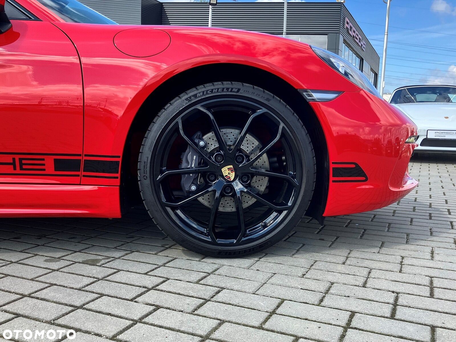 Porsche 718 Cayman - 14