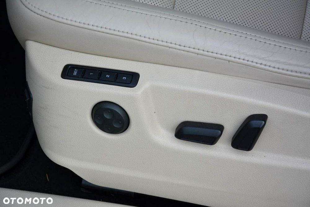 Skoda Superb 2.0 TDI DSG L&K - 35