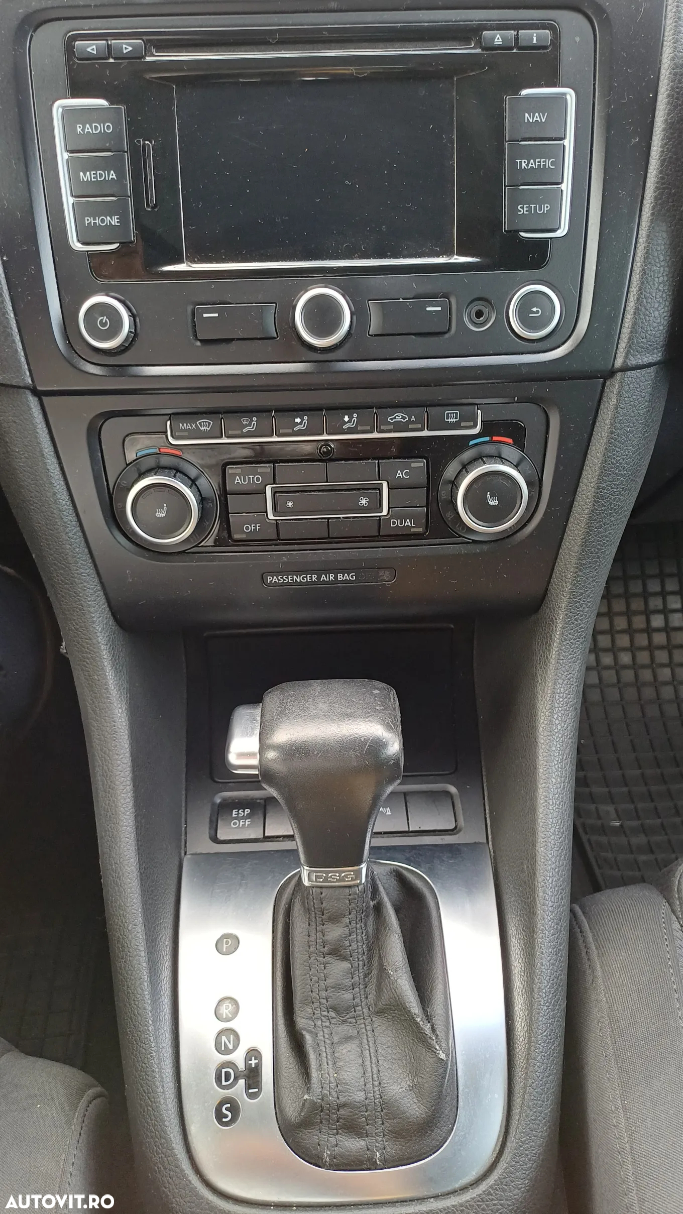 Volkswagen Golf 2.0 TDI Highline DSG - 11