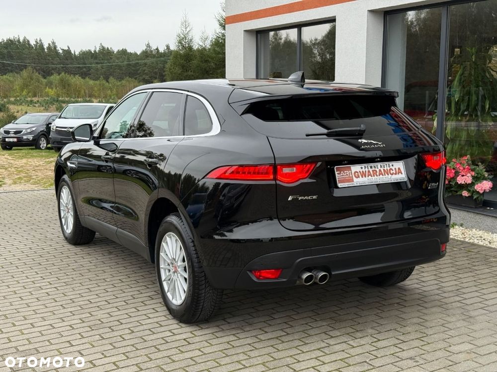 Jaguar F-Pace - 12