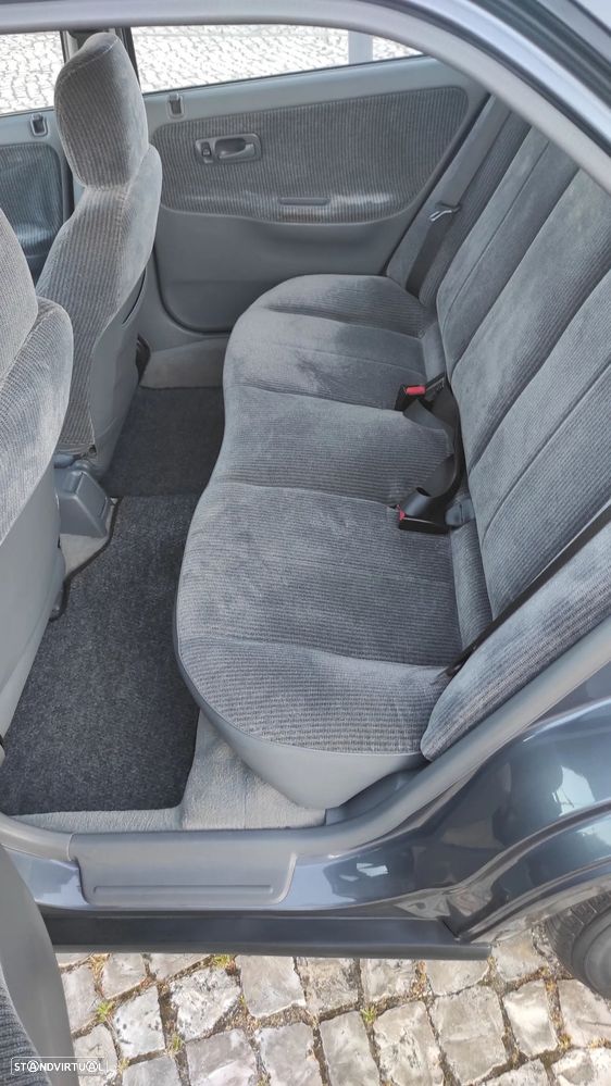 Honda Civic 1.5 LSi 16 V - 24
