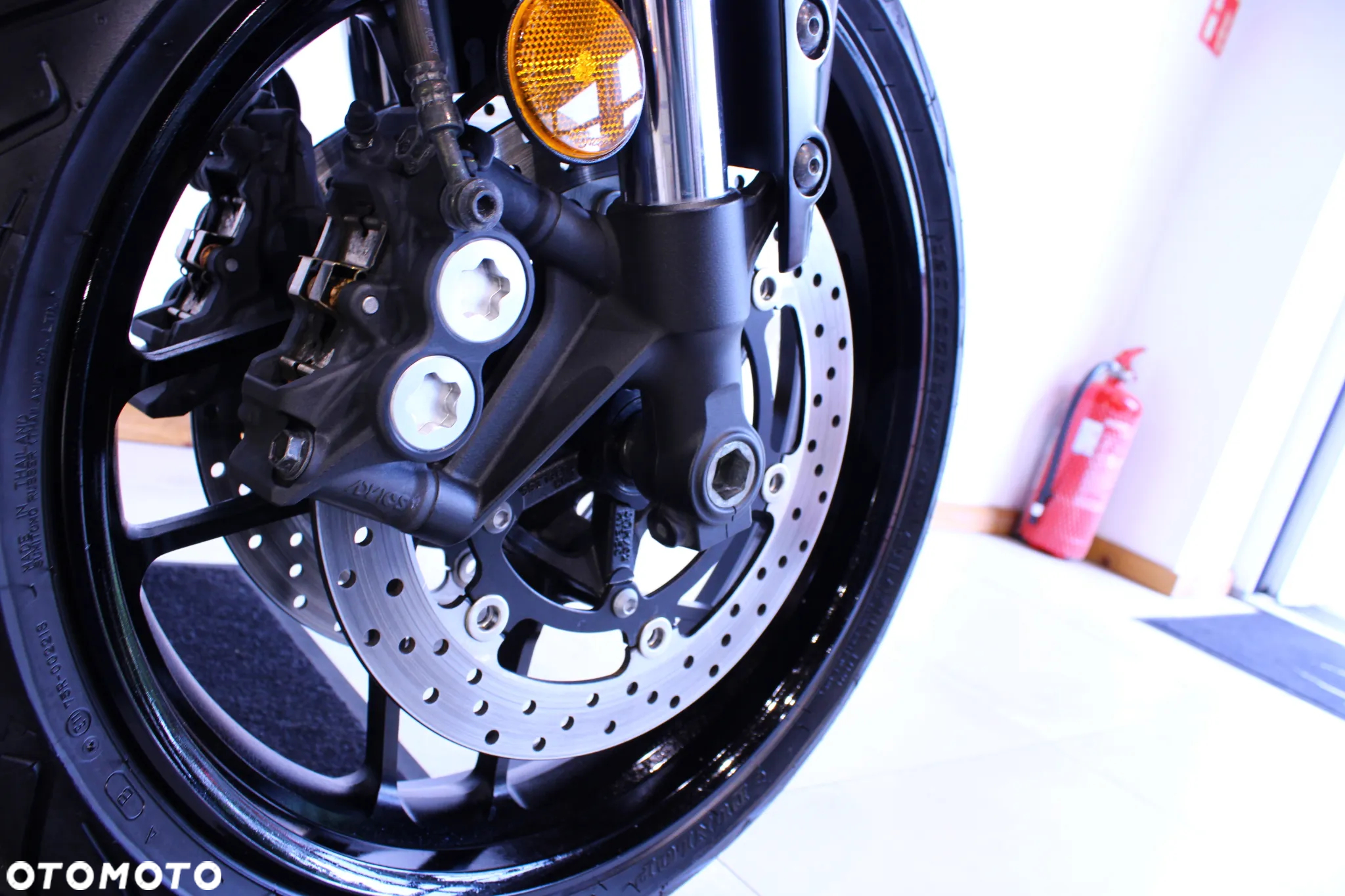 Yamaha MT - 24