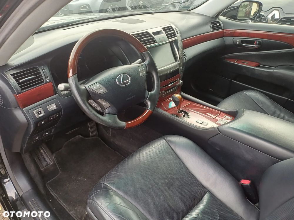 Lexus LS 460 Prestige - 15