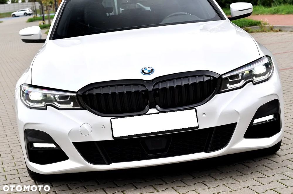 BMW Seria 3 330e Touring M Sport - 10