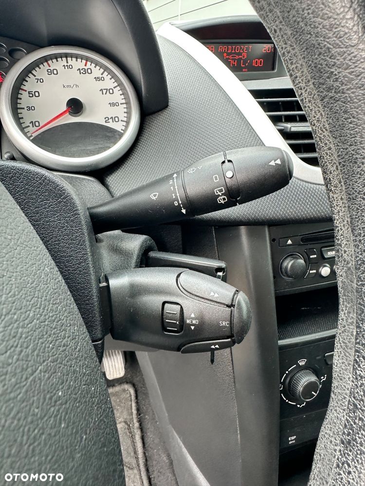 Peugeot 207 - 14