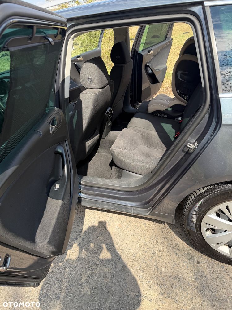 Volkswagen Passat 2.0 TDI Highline - 17