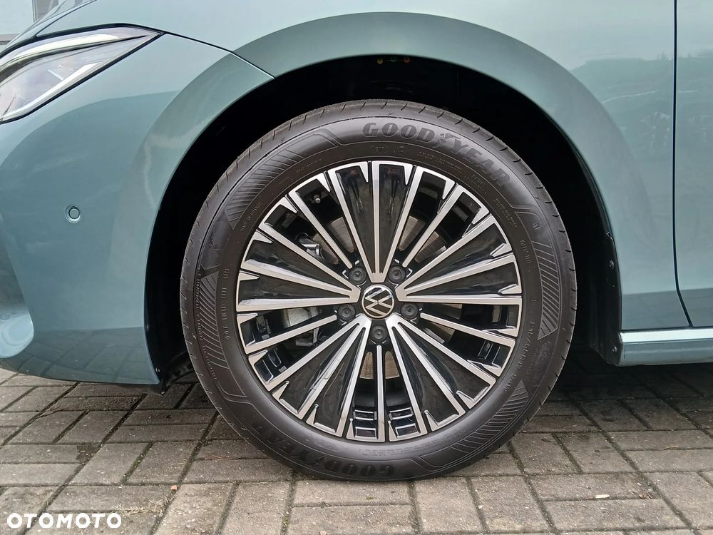 Volkswagen Passat Variant 2.0 TDI SCR Elegance DSG - 33