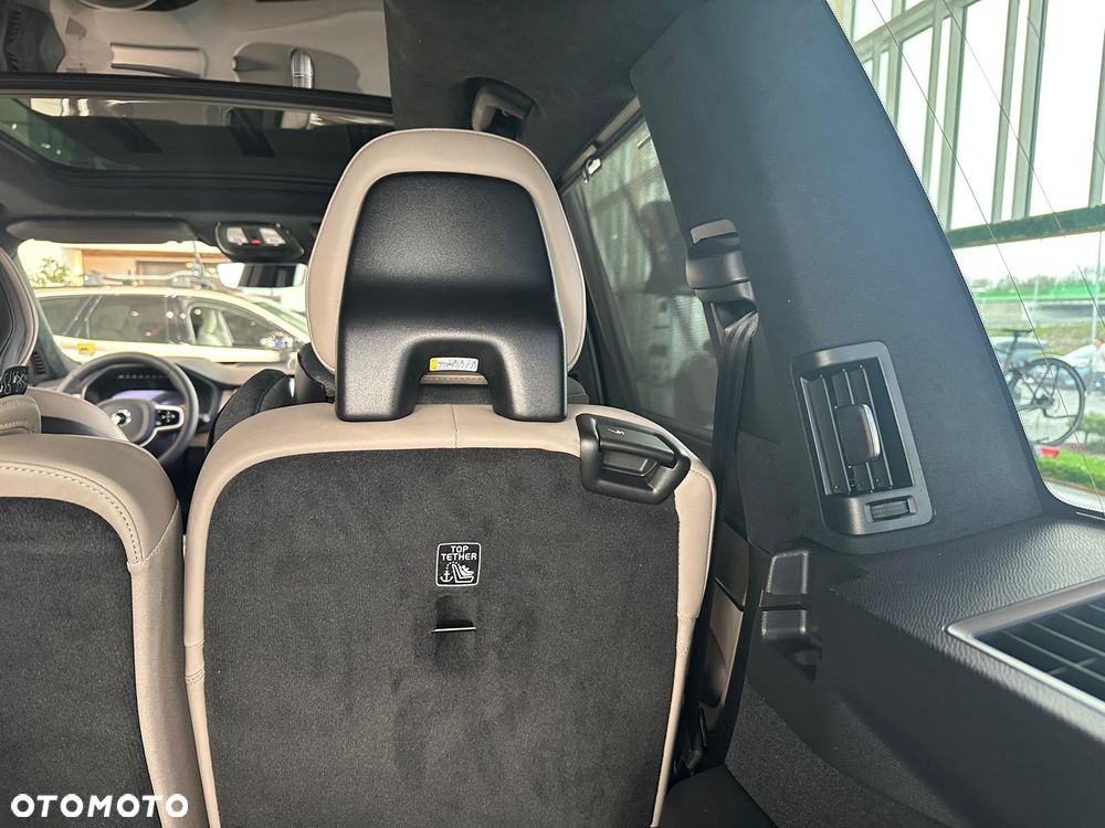 Volvo XC 90 T8 AWD Plug-In Hybrid Ultra Bright 7os - 19