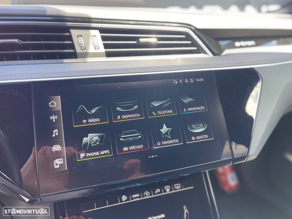Audi e-tron S quattro - 33