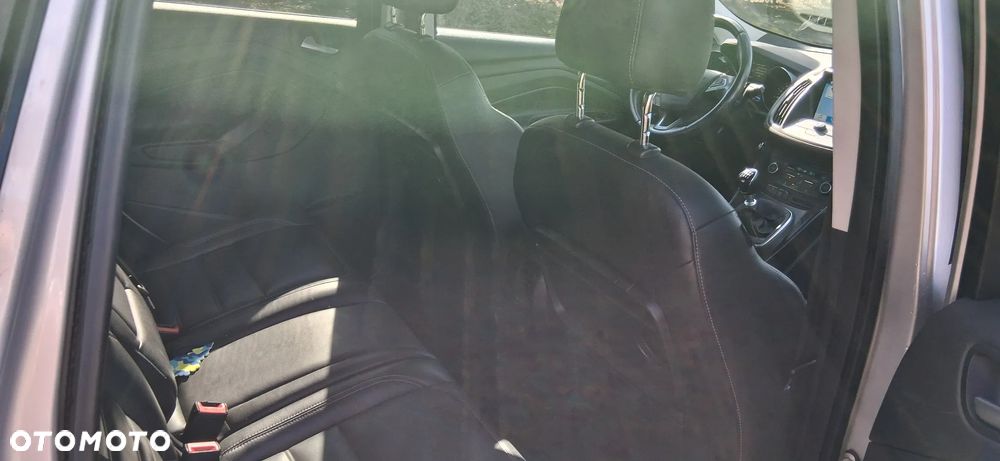 Ford Kuga 2.0 TDCi 4x4 Titanium - 15