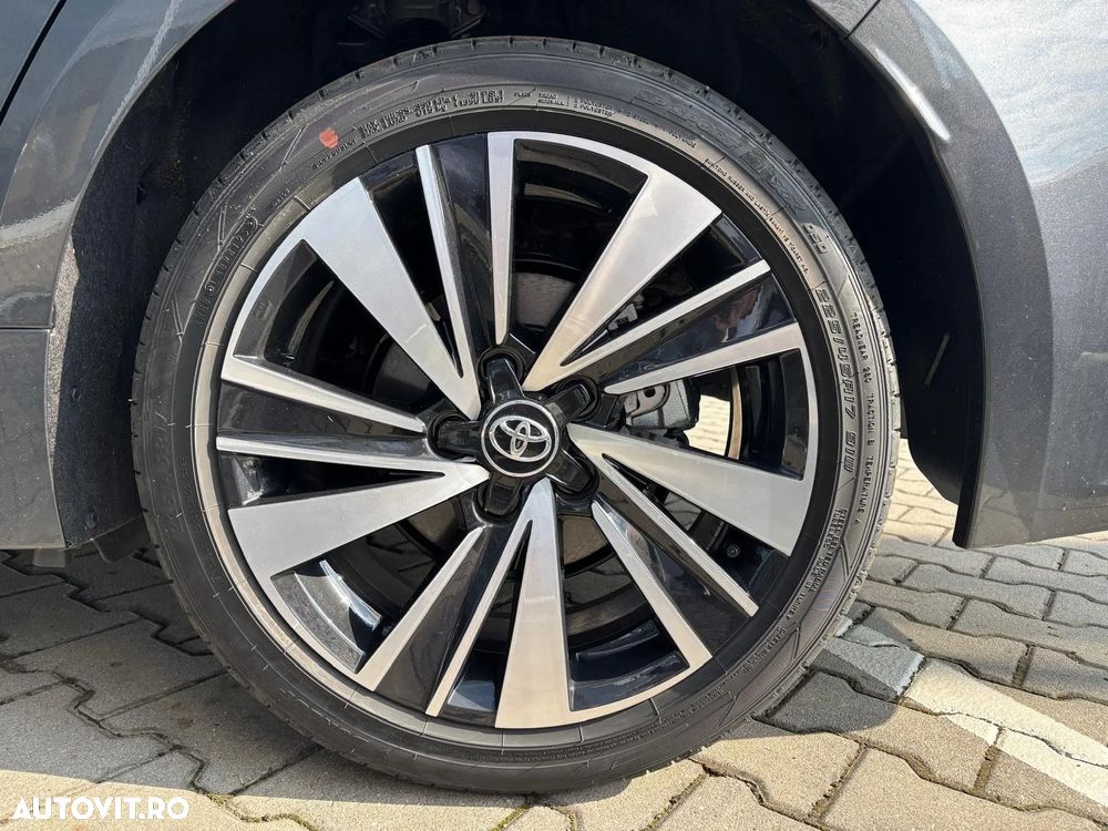 Toyota Corolla 1.8 HEV Dynamic - 8