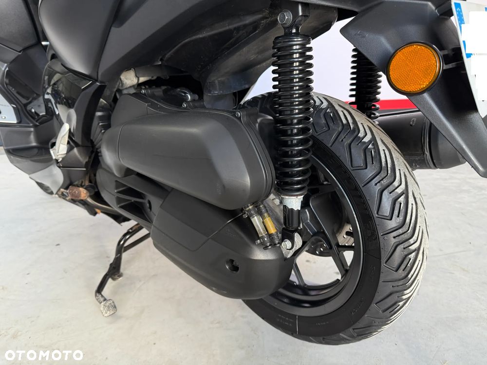 Yamaha X-max - 14