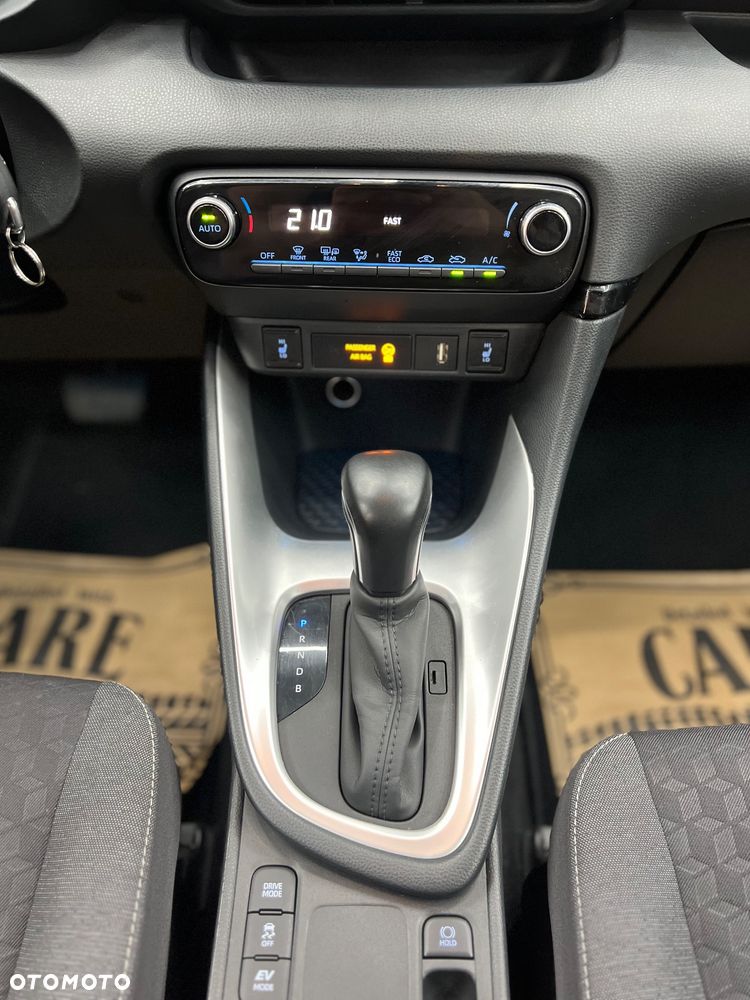 Toyota Yaris Hybrid 1.5 Executive - 16