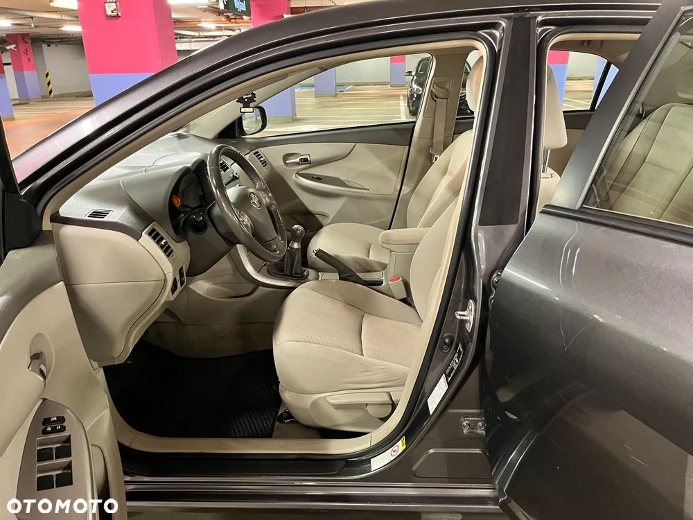 Toyota Corolla 1.6 VVT-i Luna - 8
