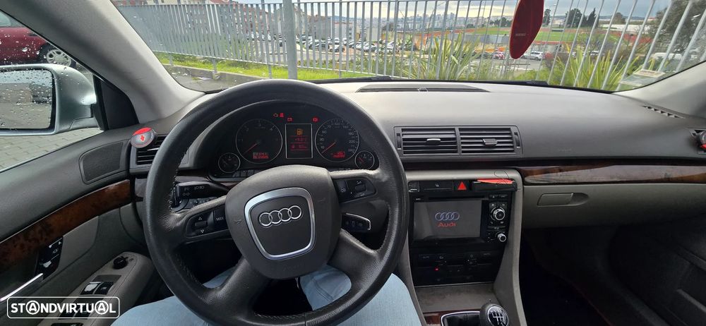 Audi A4 2.0 TDI - 6
