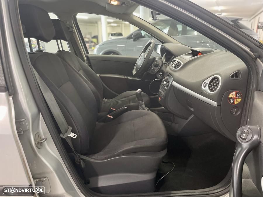 Renault Clio 1.2 16V Confort - 15