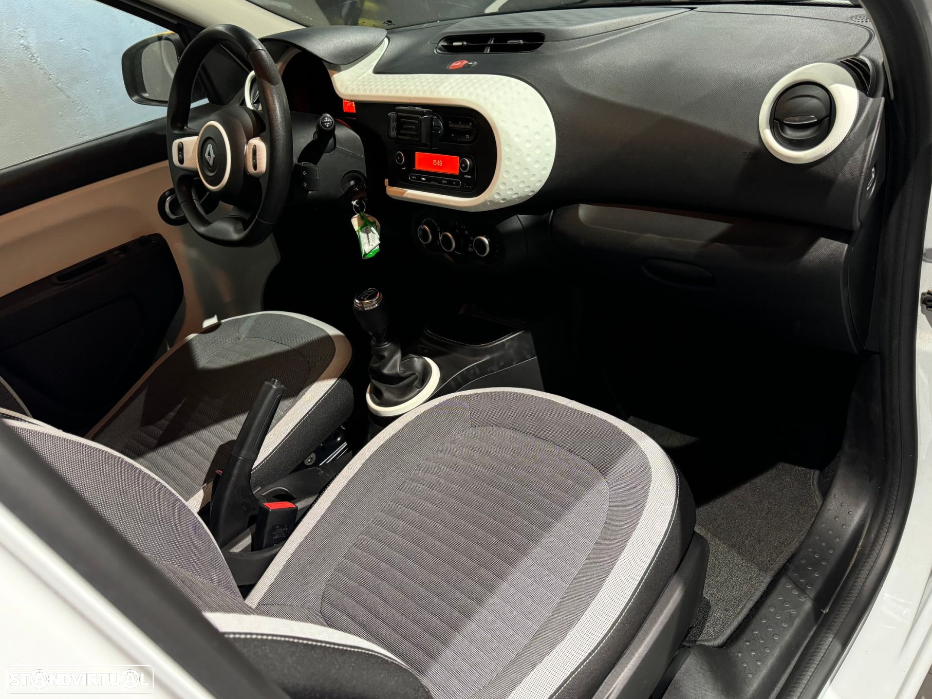 Renault Twingo SCe 75 INTENS - 14