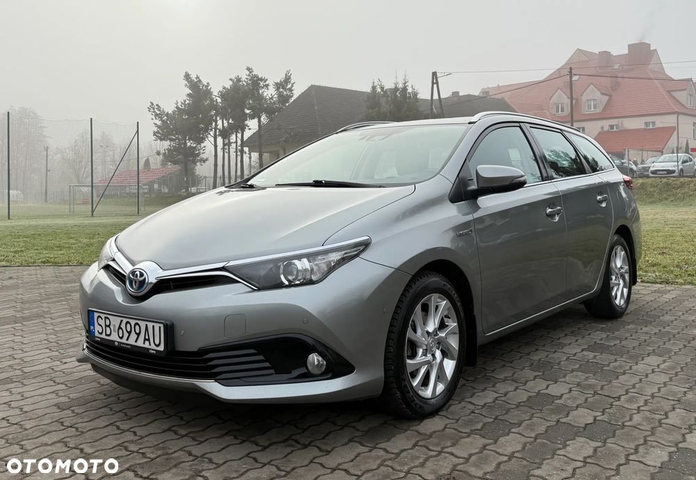 Toyota Auris Hybrid 135 Premium - 4