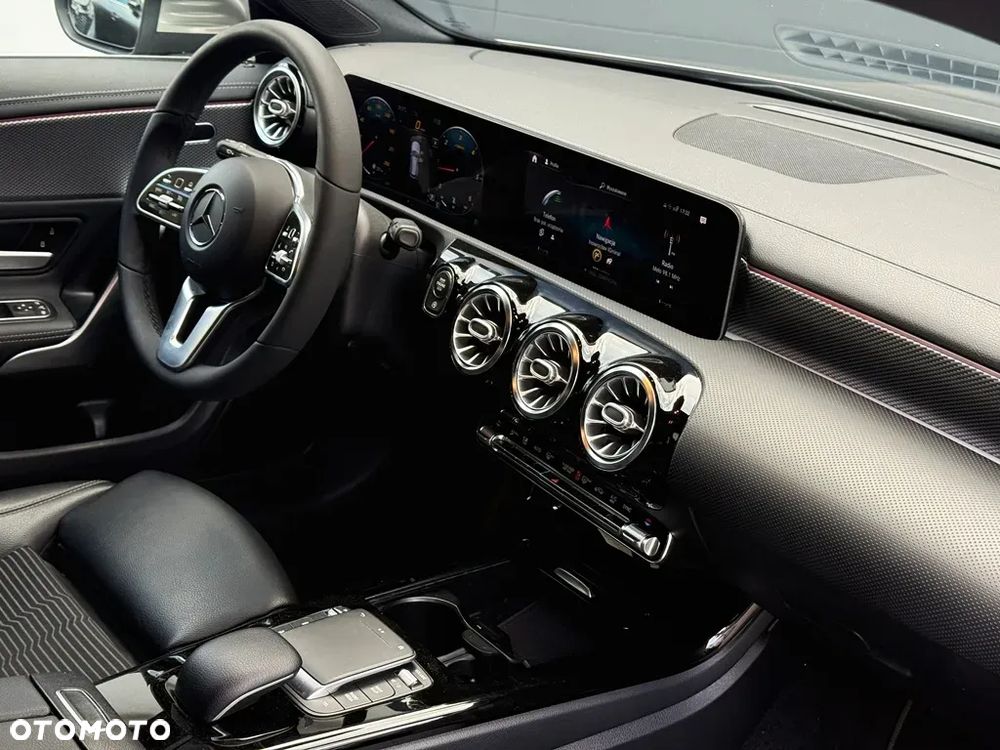 Mercedes-Benz CLA 200 d Shooting Brake 8G-DCT Progressive - 31
