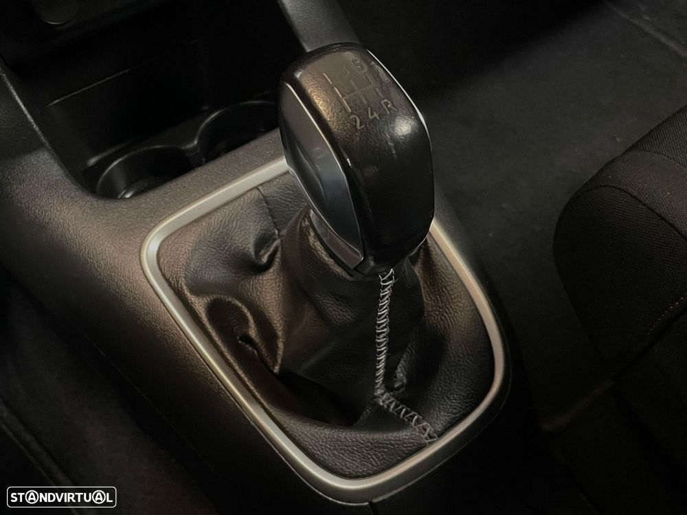 Citroën C3 1.2 PureTech Shine - 24