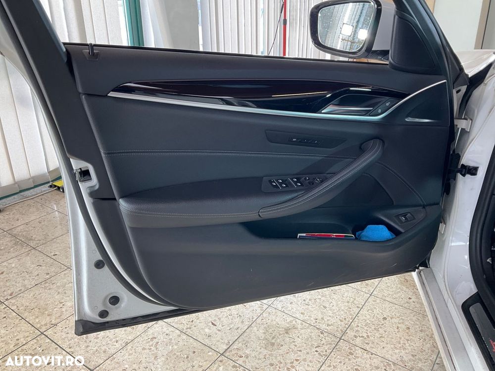 BMW Seria 5 520d Aut. - 15