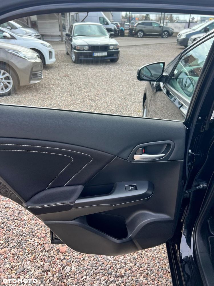 Honda Civic 1.8 i-VTEC Sport Black Edition - 8