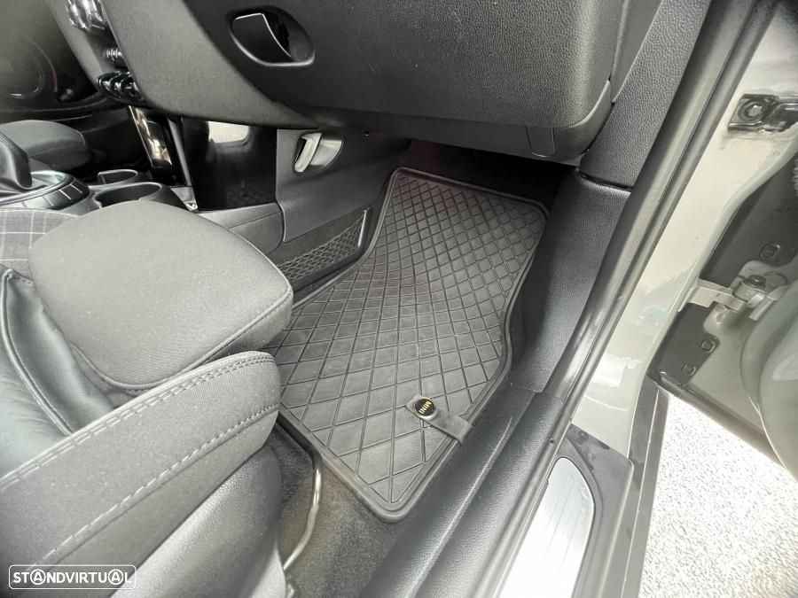 MINI 3 Portas Cooper D - 31