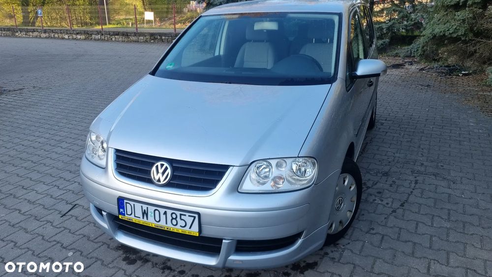 Volkswagen Touran 1.6 FSI - 1