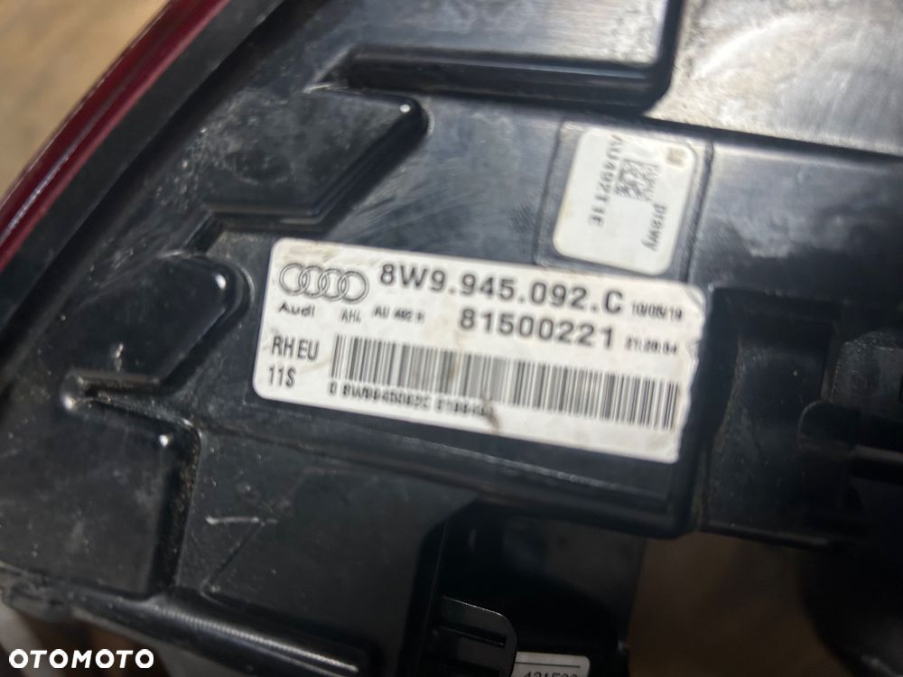LAMPA TYLNA PR/LEW AUDI A4 8W9 8W9945092C LIFT ORG - 3