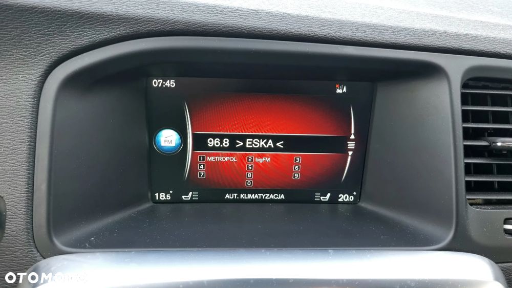 Volvo V60 D4 Momentum - 32