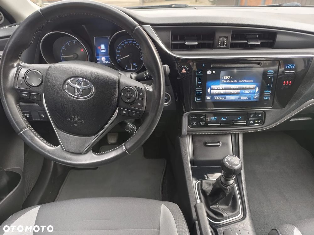 Toyota Auris 1.33 Dual-VVT-i Design Edition - 35