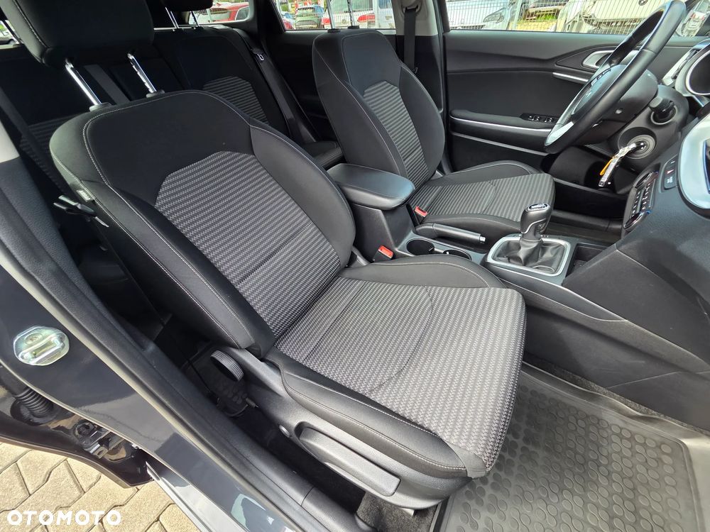 Kia Ceed 1.5 T-GDI L Business Line - 34