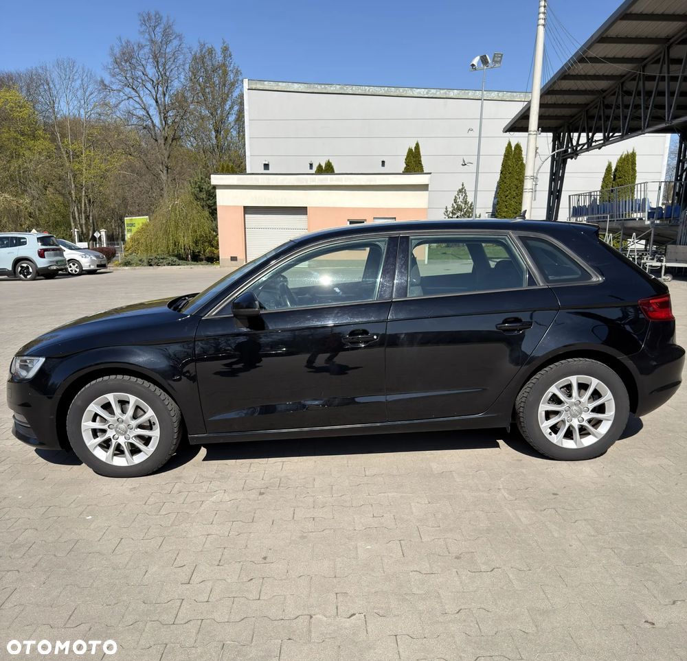 Audi A3 Sportback - 2
