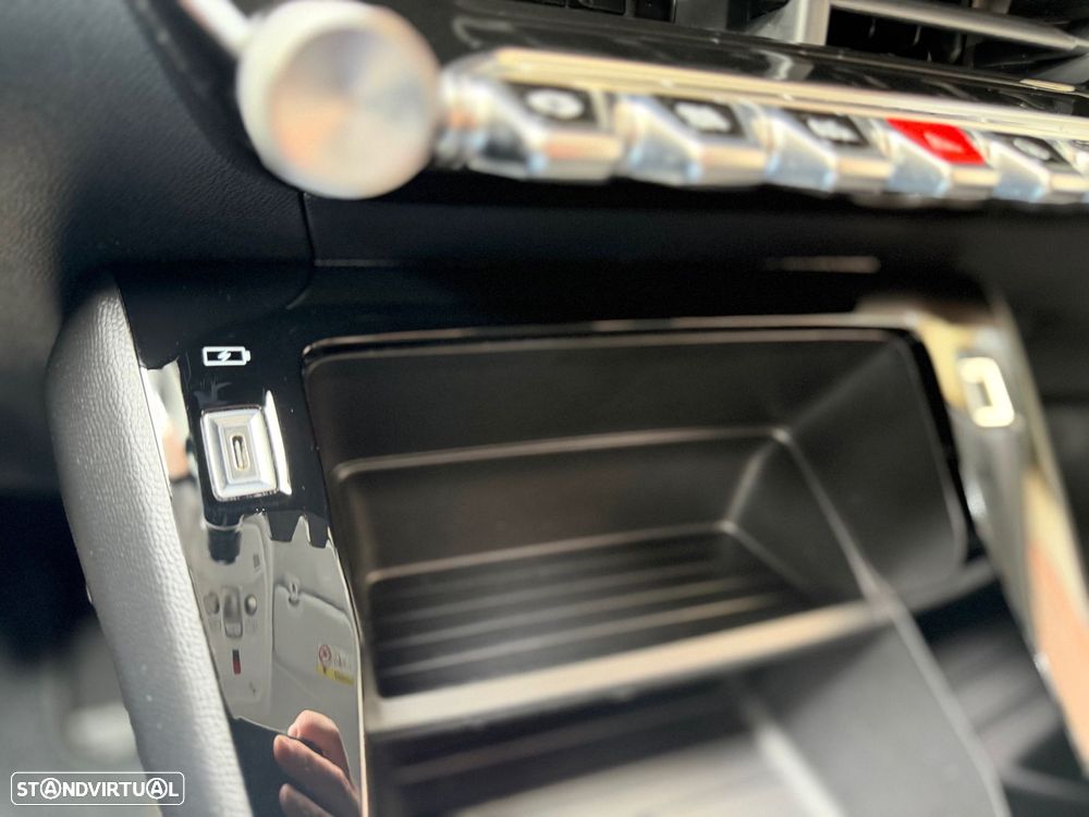 Peugeot 208 1.2 PureTech Active Pack - 17