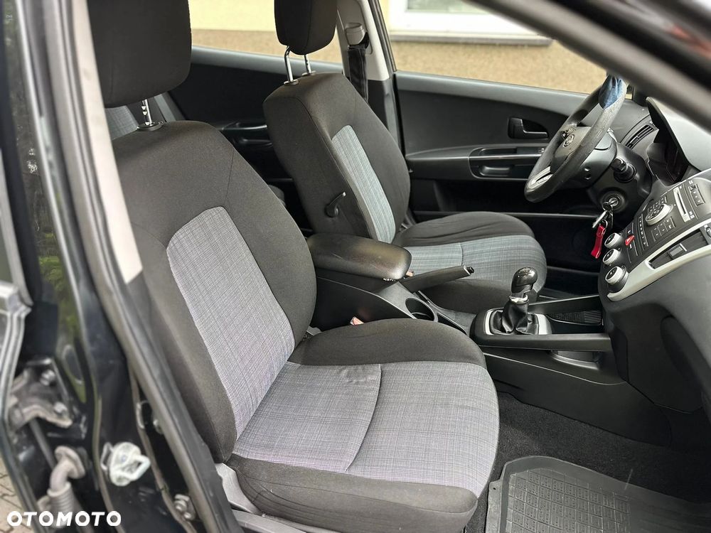 Kia Ceed - 16