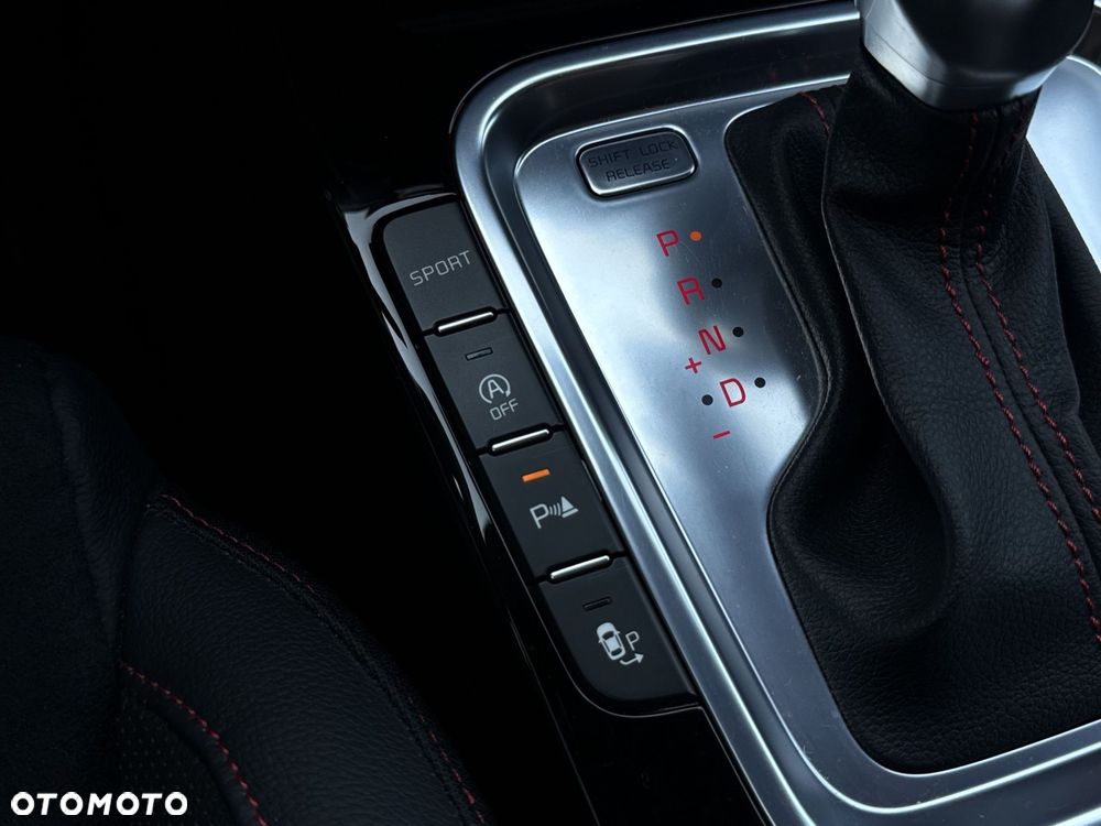 Kia Ceed 1.6 T-GDI GT DCT - 19