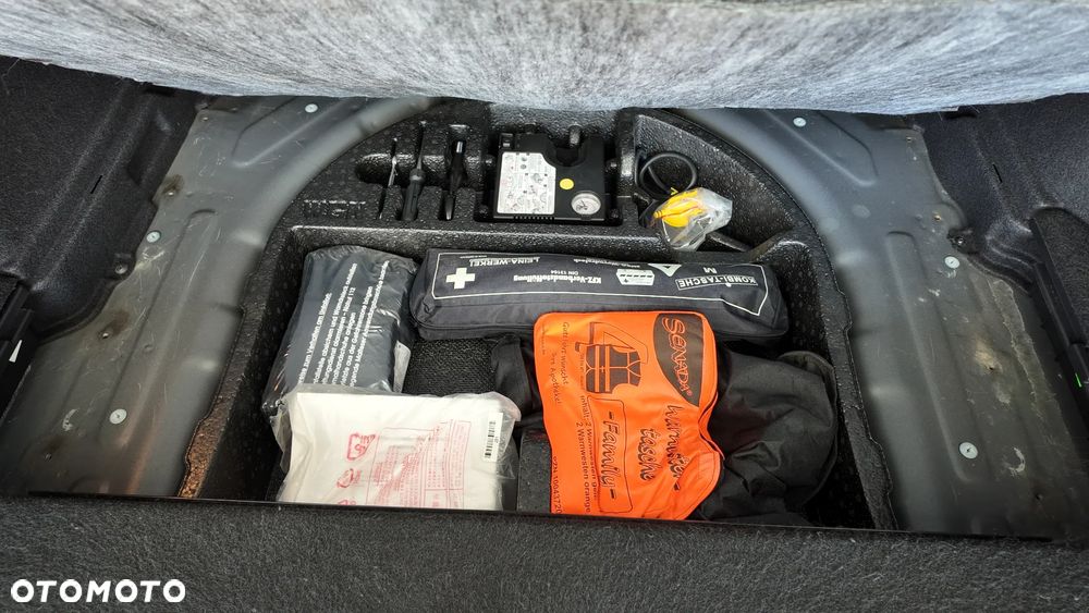 Kia Ceed 1.6 GDI Dream-Team Edition - 16