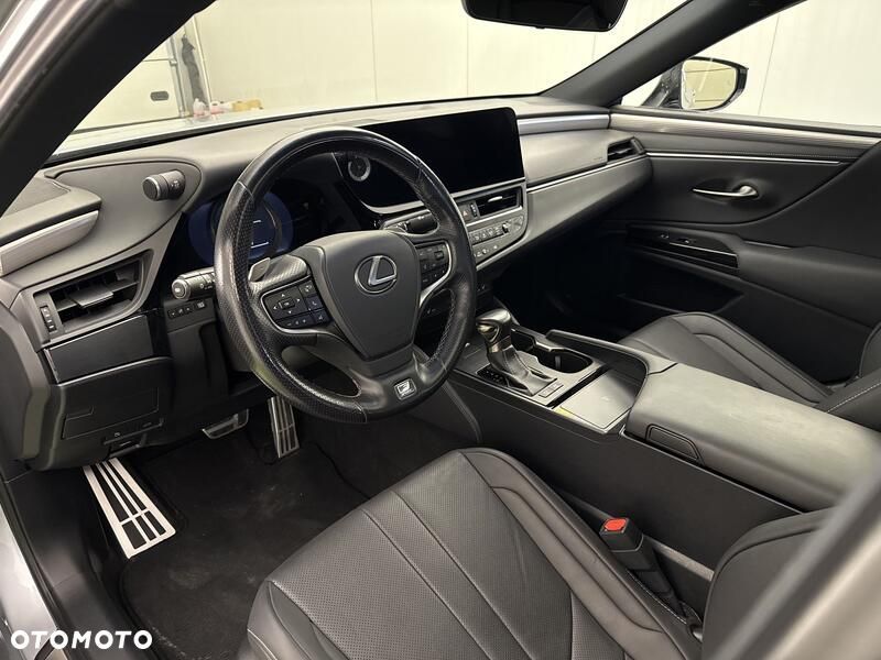 Lexus ES 300h F Sport Edition - 10