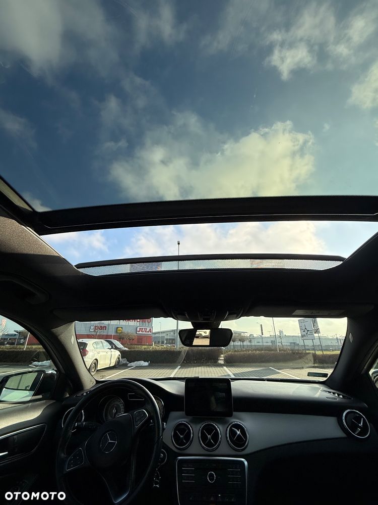 Mercedes-Benz GLA 200 7G-DCT Urban - 5