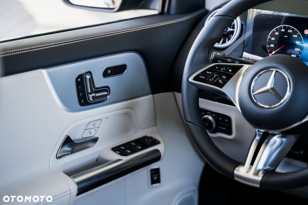 Mercedes-Benz GLA - 19