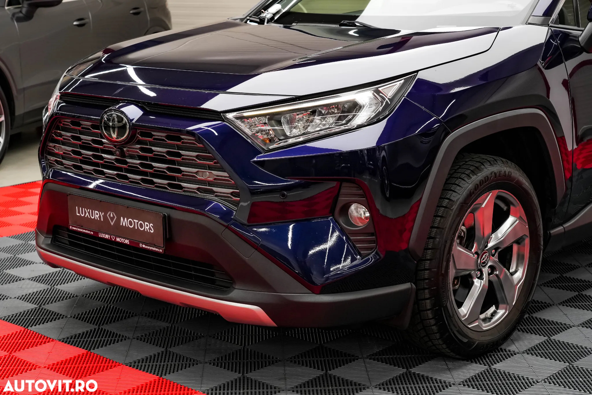 Toyota RAV4 2.0P CVT AWD Luxury - 19
