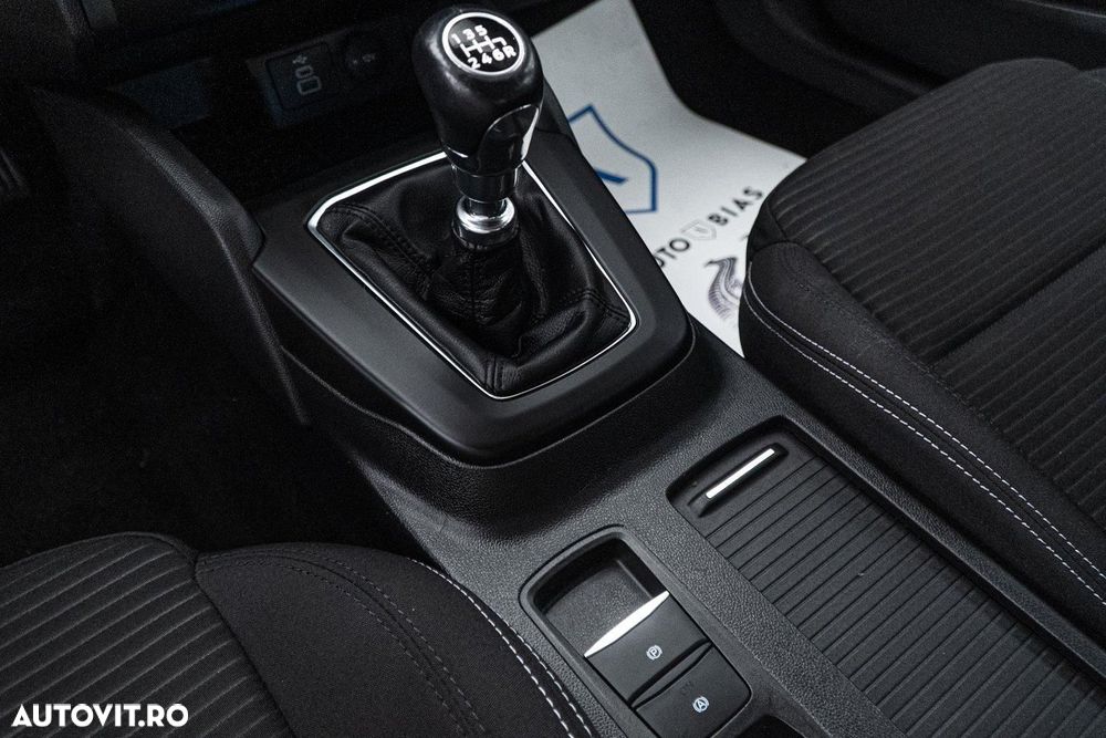 Ford Focus 1.0 EcoBoost Titanium - 27