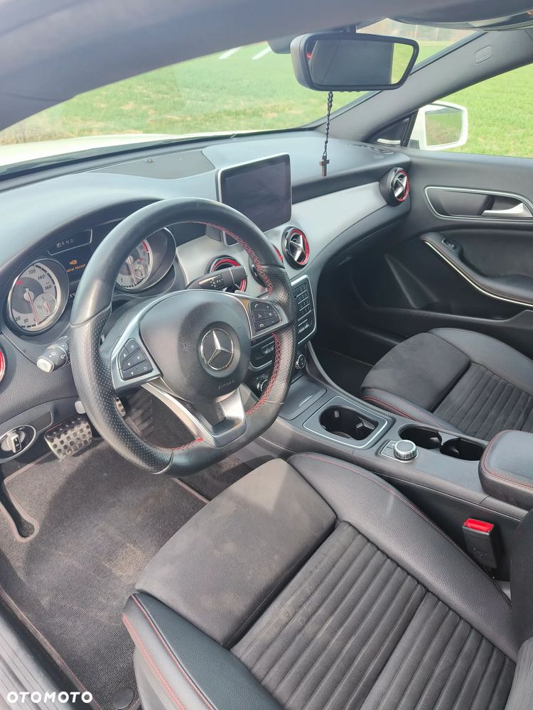 Mercedes-Benz CLA 250 7G-DCT Sport - 3