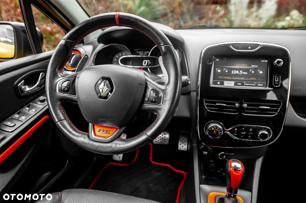 Renault Clio TCe 200 EDC Sport R.S - 17