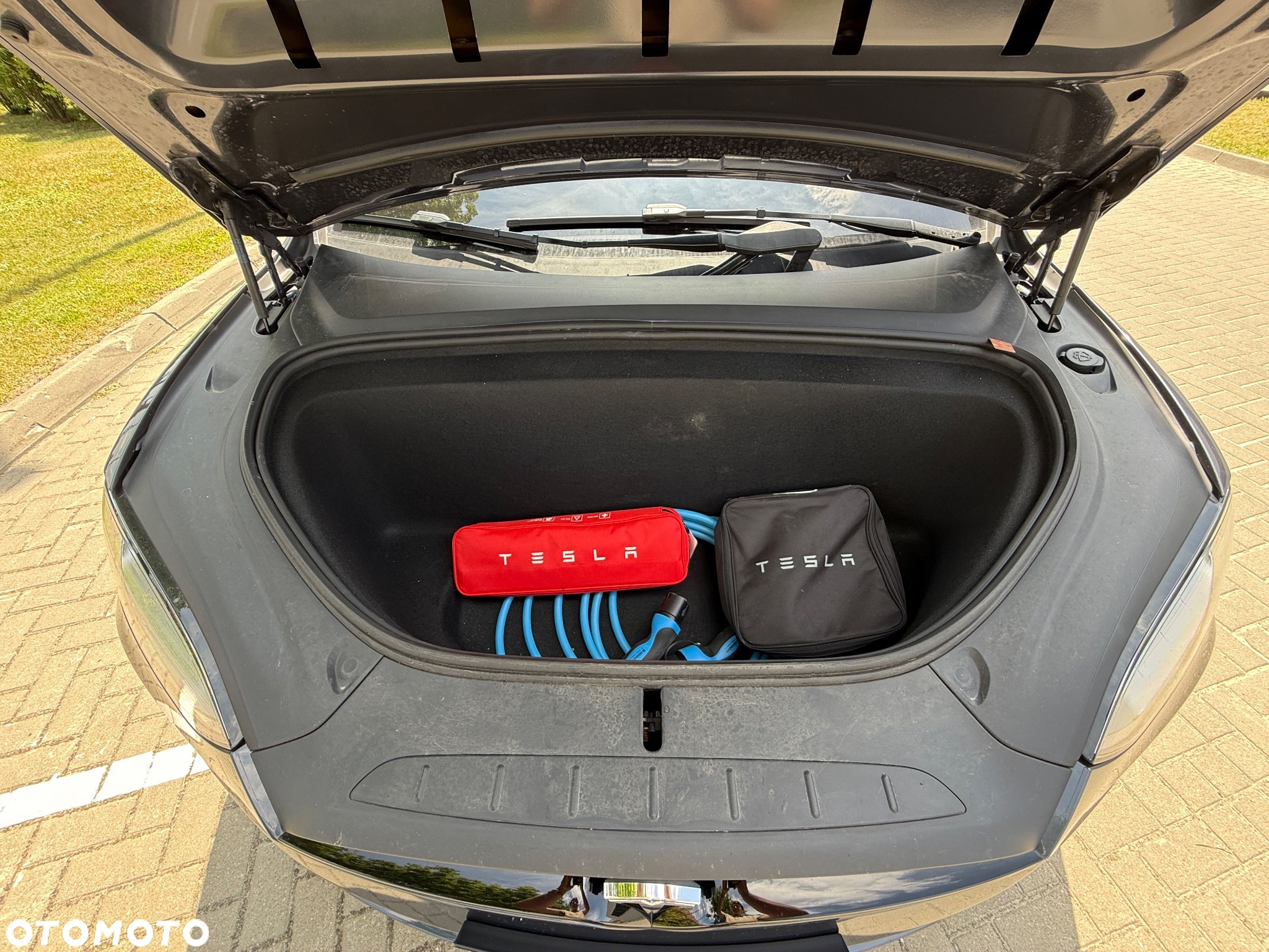 Tesla Model X Plaid - 17