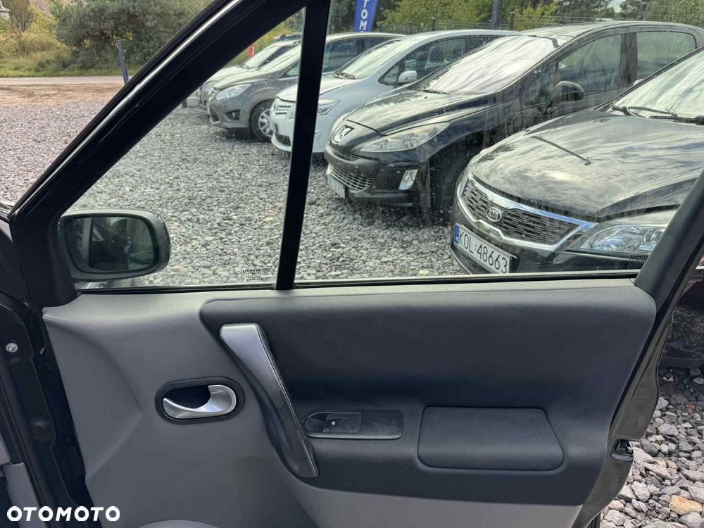 Renault Scenic 1.6 16V Luxe Expression - 12