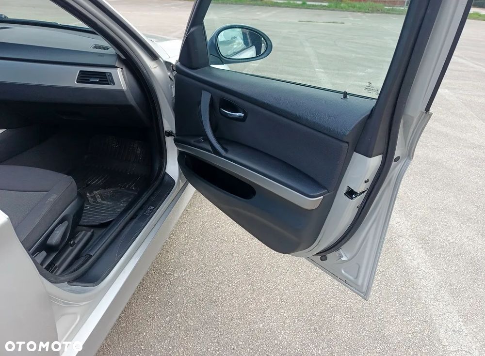 BMW Seria 3 - 21