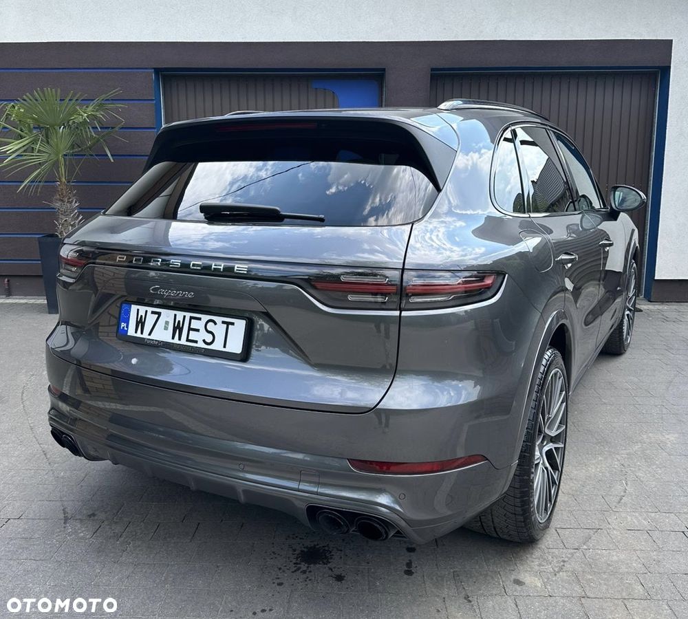 Porsche Cayenne Platinum Edition - 2
